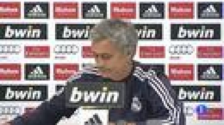 Telediario 1 - Mourinho dispara a Pepe, Casillas e Iniesta