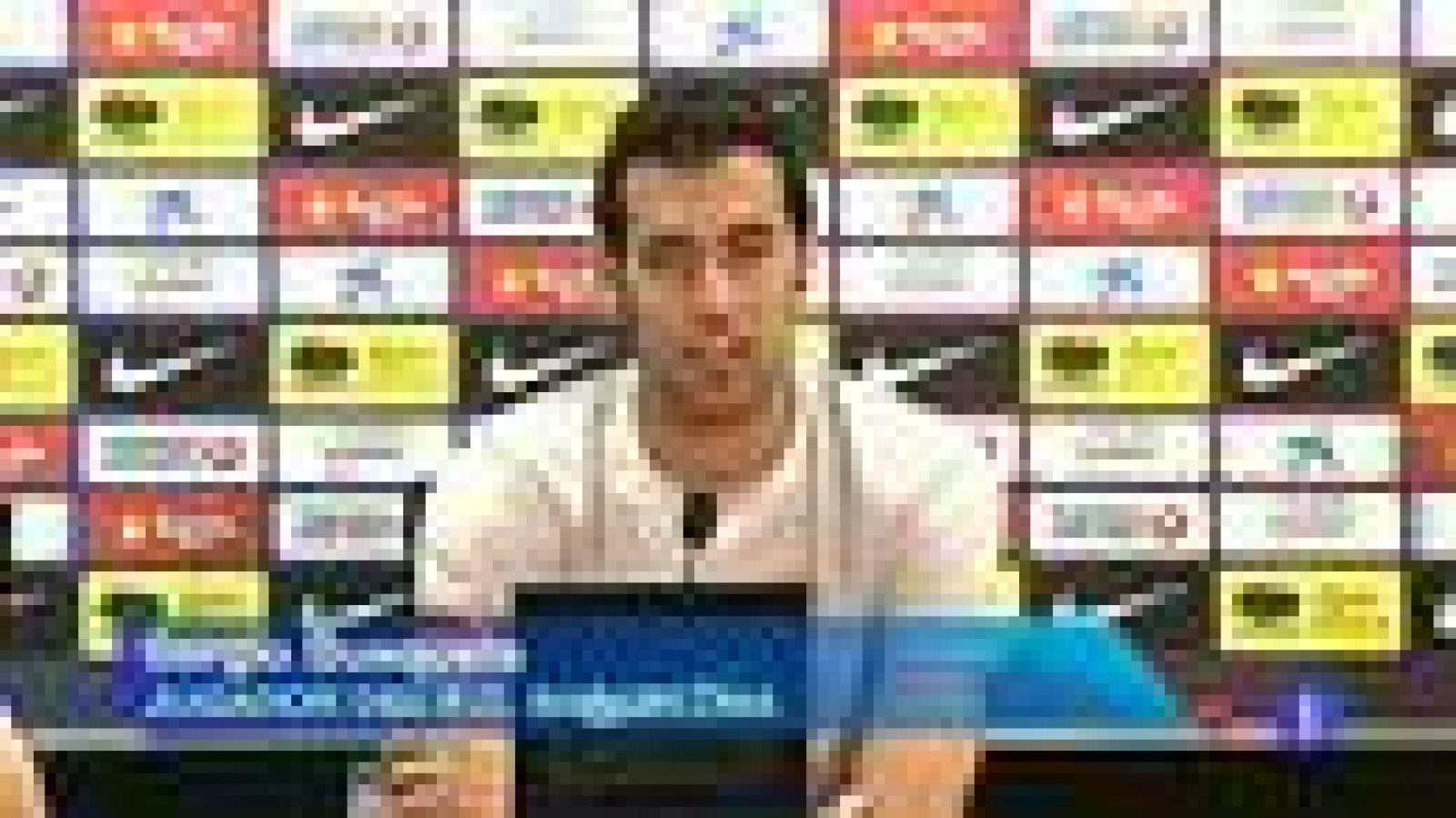 El azulgrana Sergio Busquets ha ironizado este miércoles al afirmar: "no sabía que Mourinho era el único de este mundo que puede hablar de todo", en referencia a las críticas del técnico portugués a Andrés Iniesta, porque dijo no entender el trato qu