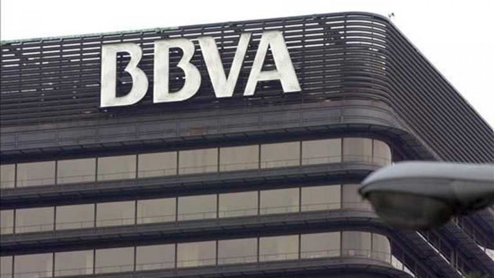 Un informe del BBVA pronostica un aumento del paro y descenso de la economía