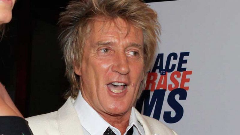 Rod Stewart vuelve a componer en "Time"