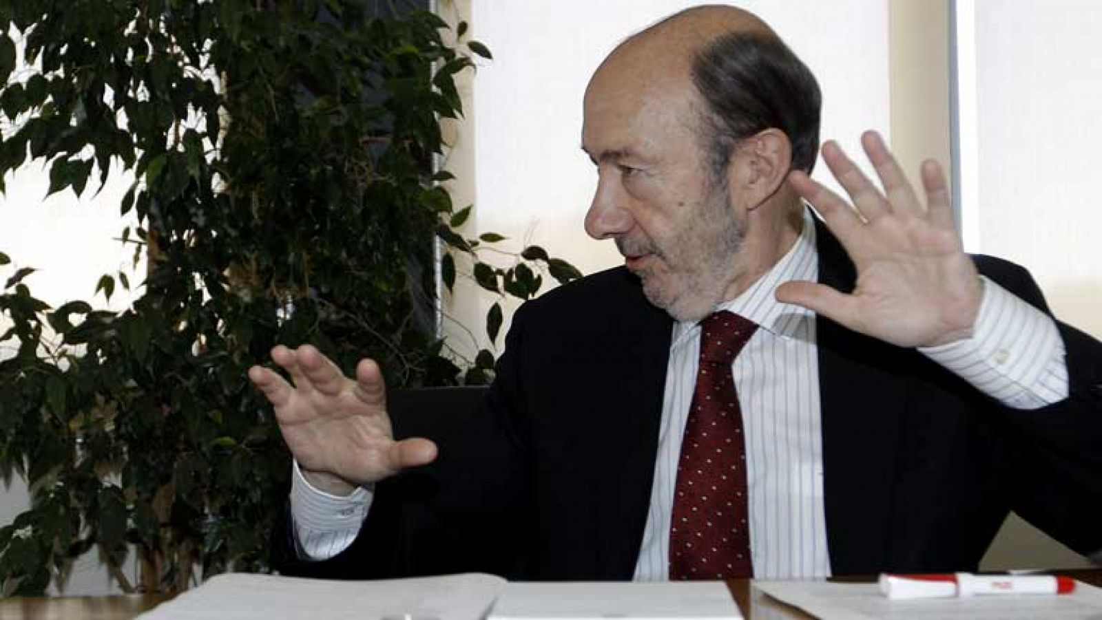 Rubalcaba viaja a Valencia en apoyo a las víctimas del accidente de metro de 2006