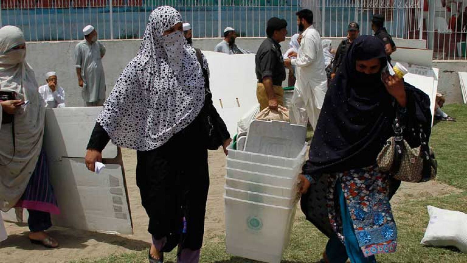 Telediario 1: Pakistán celebra mañana elecciones | RTVE Play