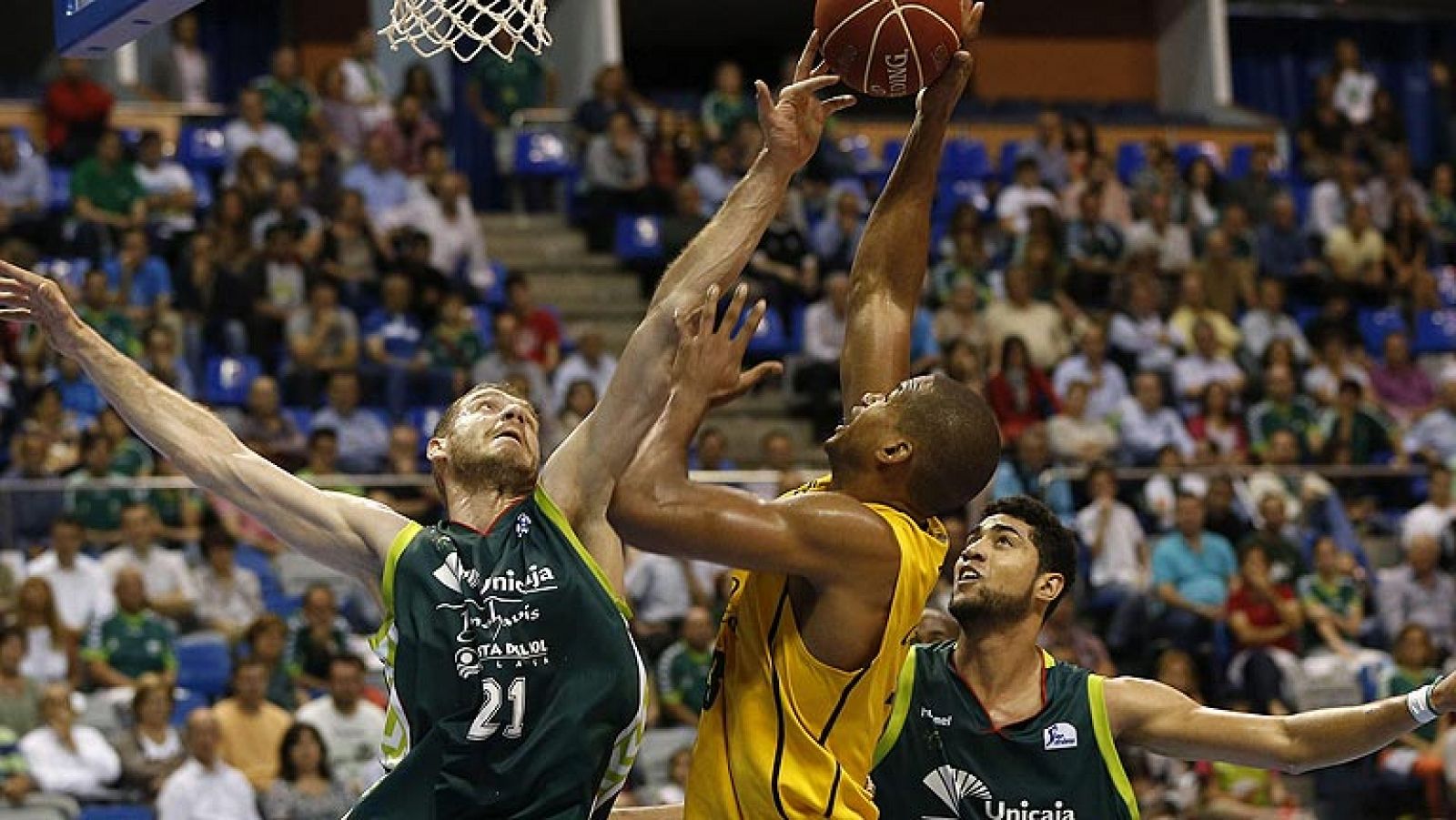 El Unicaja de Málaga se ha llevado la victoria por un ajustado 67-65 al Herbalife Gran Canaria.