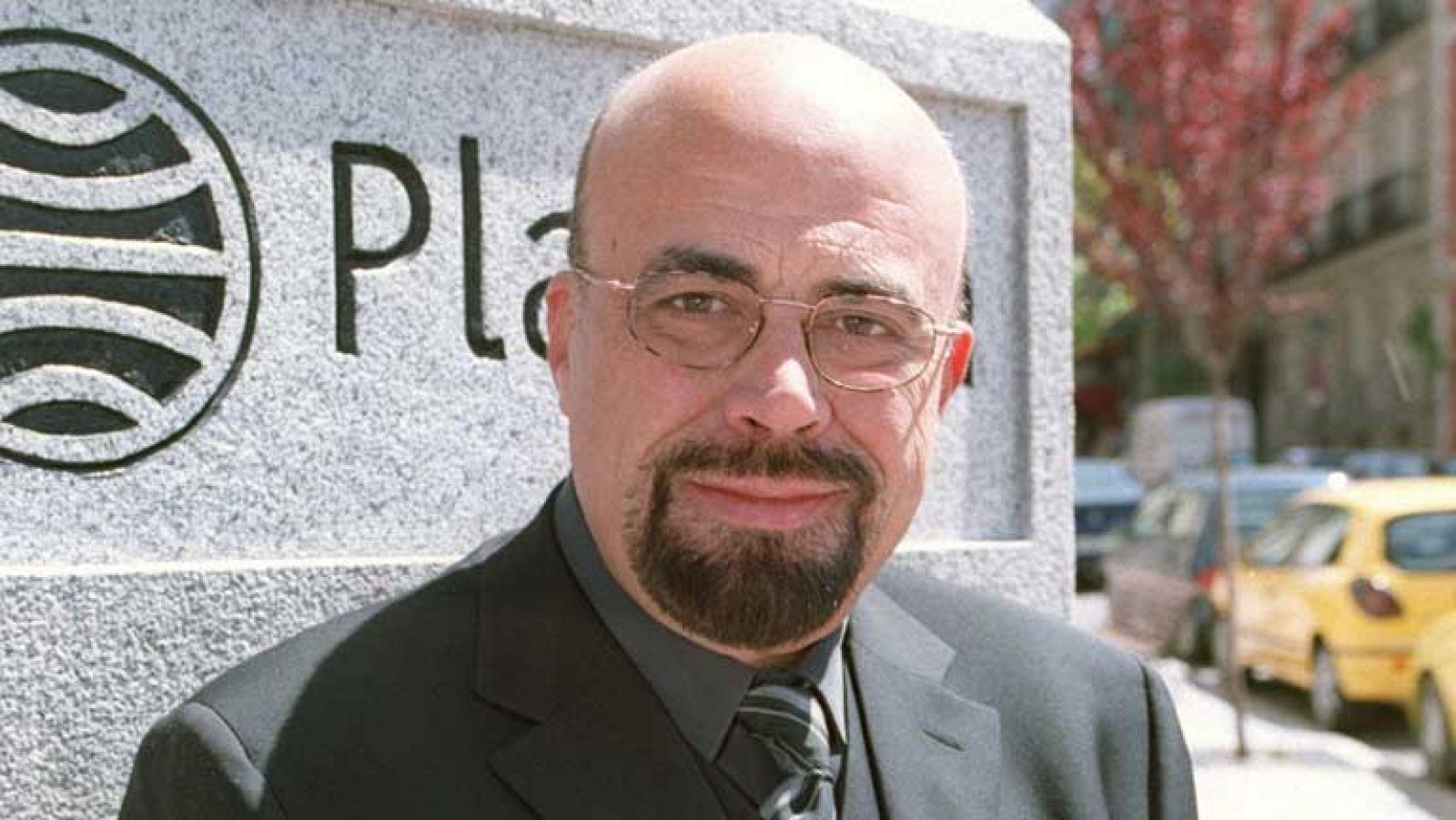 Amigos y familiares de Constantino Romero dicen su último adiós en Barcelona