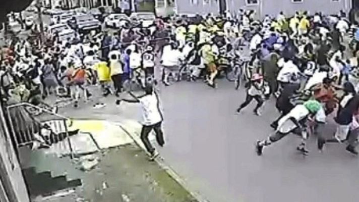 Telediario 1 - Nuevas imágenes sobre el tiroteo en Nueva Orleans que ha dejado 19 heridos