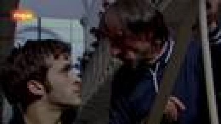 Cuéntame cómo pasó - La reacción de Carlos