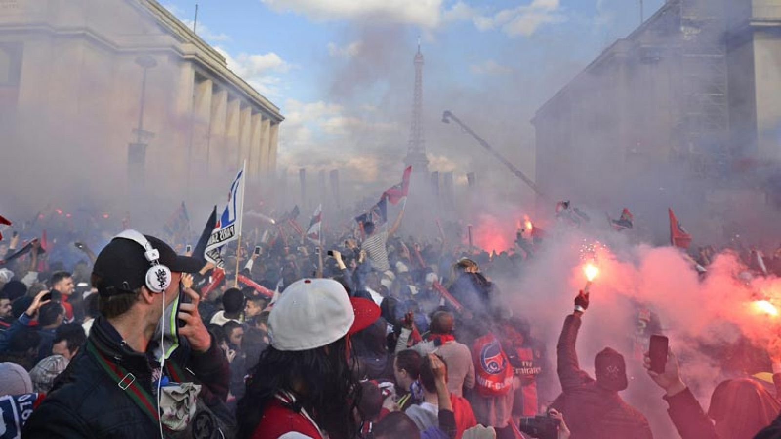 Telediario 1: La celebración liguera del PSG se vuelve violenta | RTVE Play