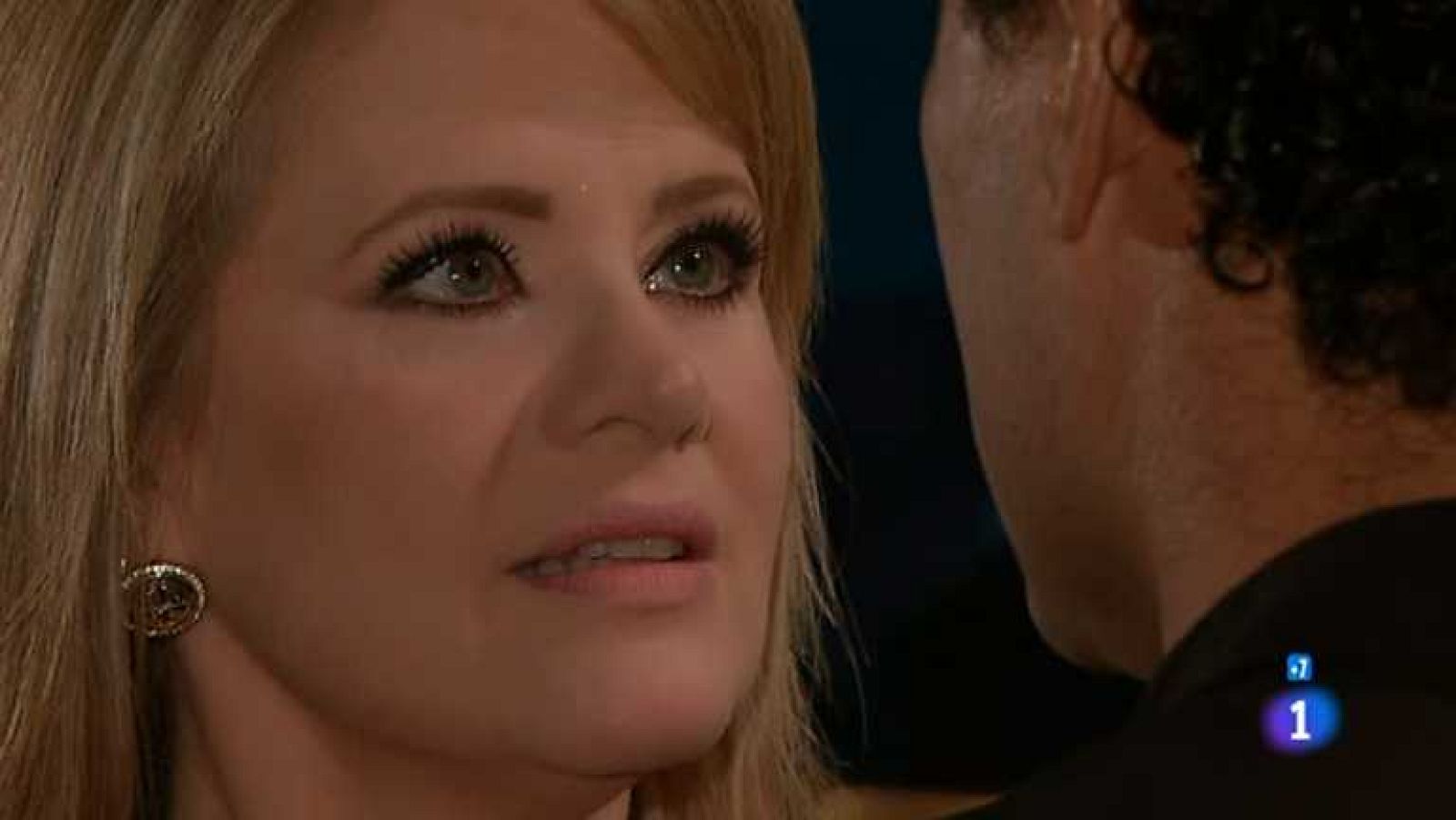 Amores verdaderos - Capítulo 147 - Victoria se enfrenta a Paula al descubrir que fue la amante - Ver ahora