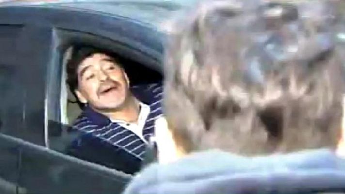 Telediario 1 - Maradona vuelve a Argentina y apedrea a los periodistas