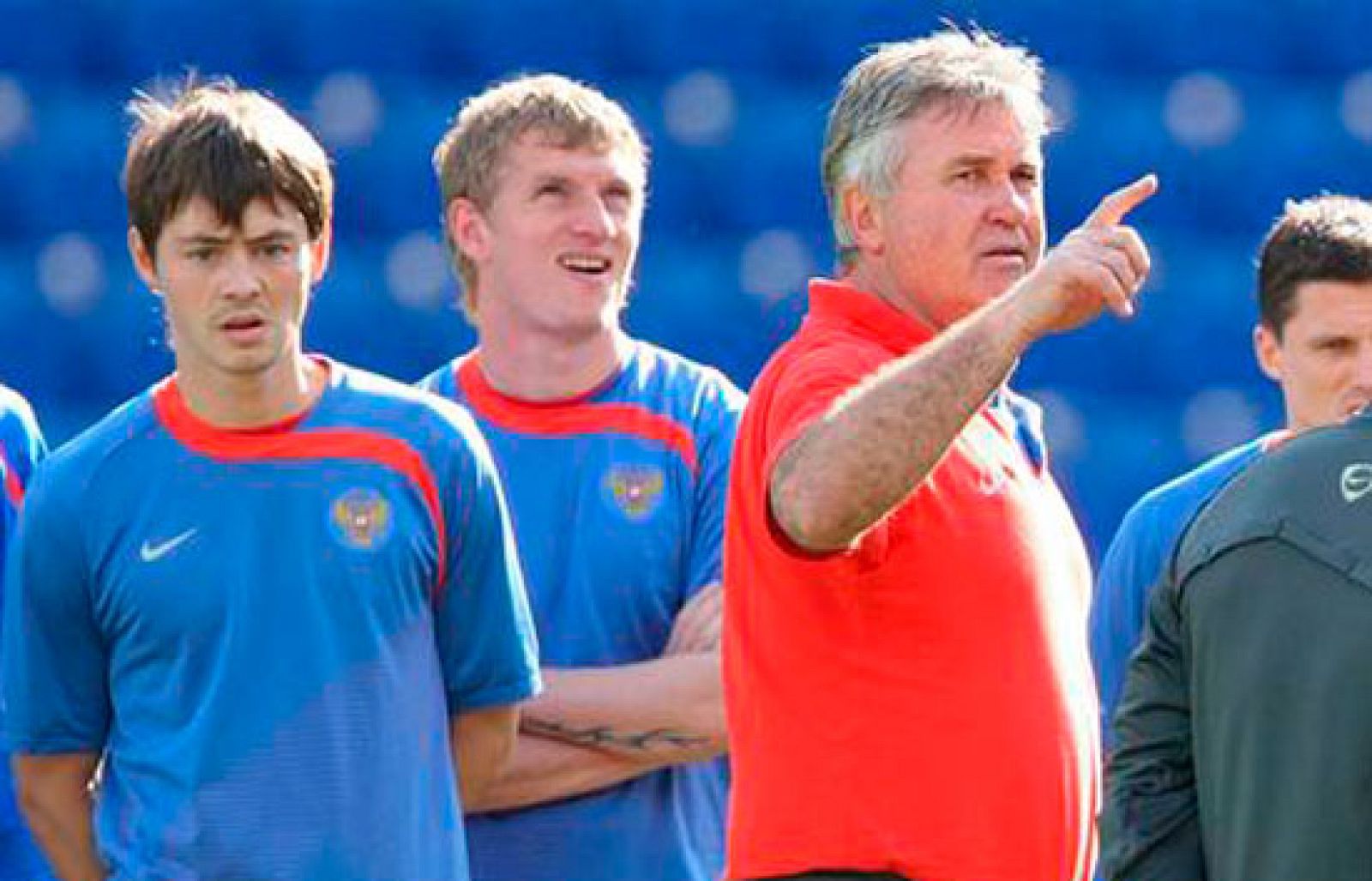 Guus Hiddink es un viejo conocido del fútbol español, tanto de la Liga como de la selección. El técnico holandés vuelve a cruzarse en el camino de España en la Eurocopa, como ya hizo en 2002 en el Mundial de Corea.