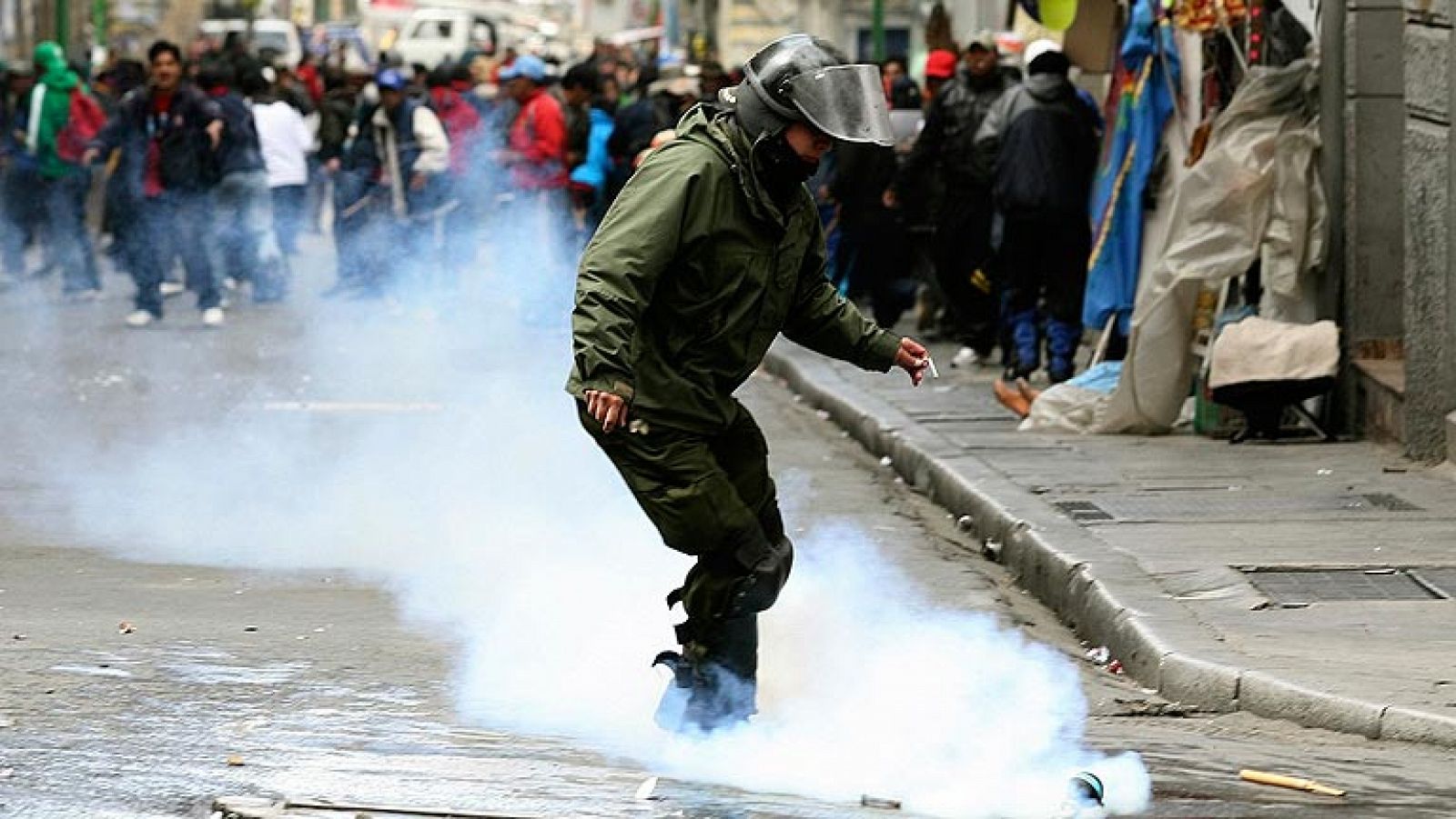 Informativo 24h: La huelga por la mejora de las pensiones paraliza las principales ciudades de Bolivia  | RTVE Play
