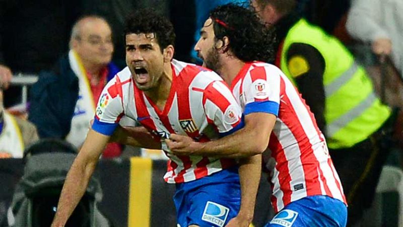 El jugador brasileño del Atlético Diego Costa ha marcado el gol del empate (1-1) al Real Madrid, en el minuto 34 de juego, tras una jugada espectacular de Falcao, que le ha centrado el balón para que marcara el gol.