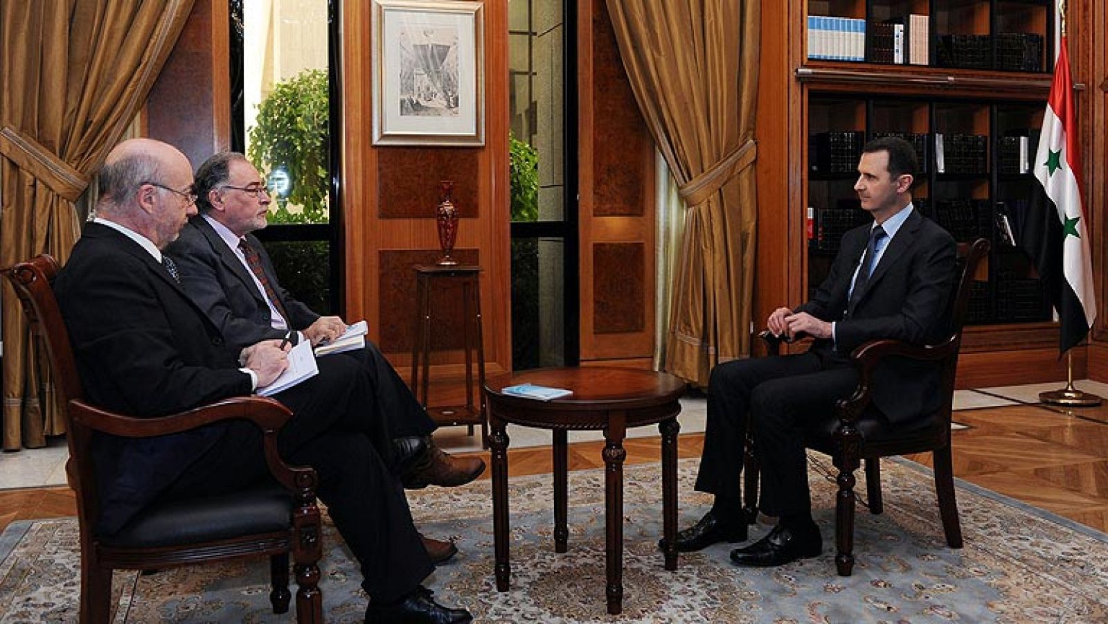 Bachar al Asad confirma en una entrevista que no va a dejar el cargo 