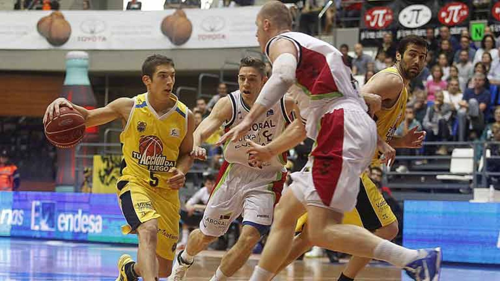 El CB Canarias ha cerrado su participación en la Liga Endesa con un brillante triunfo frente al Laboral Kutxa (99-94)