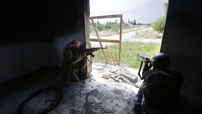 El Ejército sirio lanza una ofensiva contra la ciudad fronteriza de Qusayr 