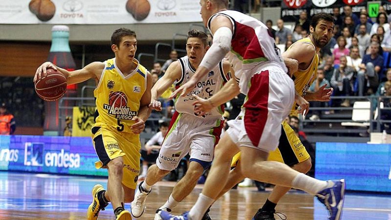 Repasa las tres jugadas más espectaculares de la 34ª jornada de la Liga Endesa. Bronce para el Estudiantes: asistencia de Granger y mate de Kuric. Plata para el triple de Fisher del Joventut, que además logró un tiro adicional. Nunca un equipo había 