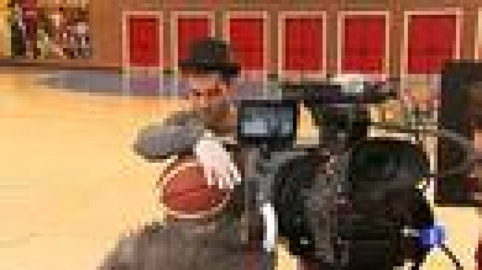 Érase una vez tres magos del balón. Tan grandes en la canchas como fueras de ellas. Capaces de recitar, de cantar... Su sentido del humor les abría todas las puertas y les ayudaba a superar cualquier prueba una, otra y otra vez. Y así, Ricky Rubio, C