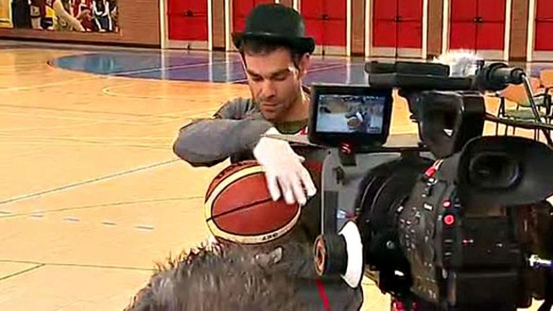 Érase una vez tres magos del balón. Tan grandes en la canchas como fueras de ellas. Capaces de recitar, de cantar... Su sentido del humor les abría todas las puertas y les ayudaba a superar cualquier prueba una, otra y otra vez. Y así, Ricky Rubio, C