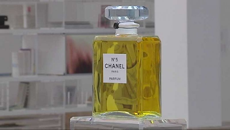 París acoge una exposición sobre el famoso perfume Channel número 5
