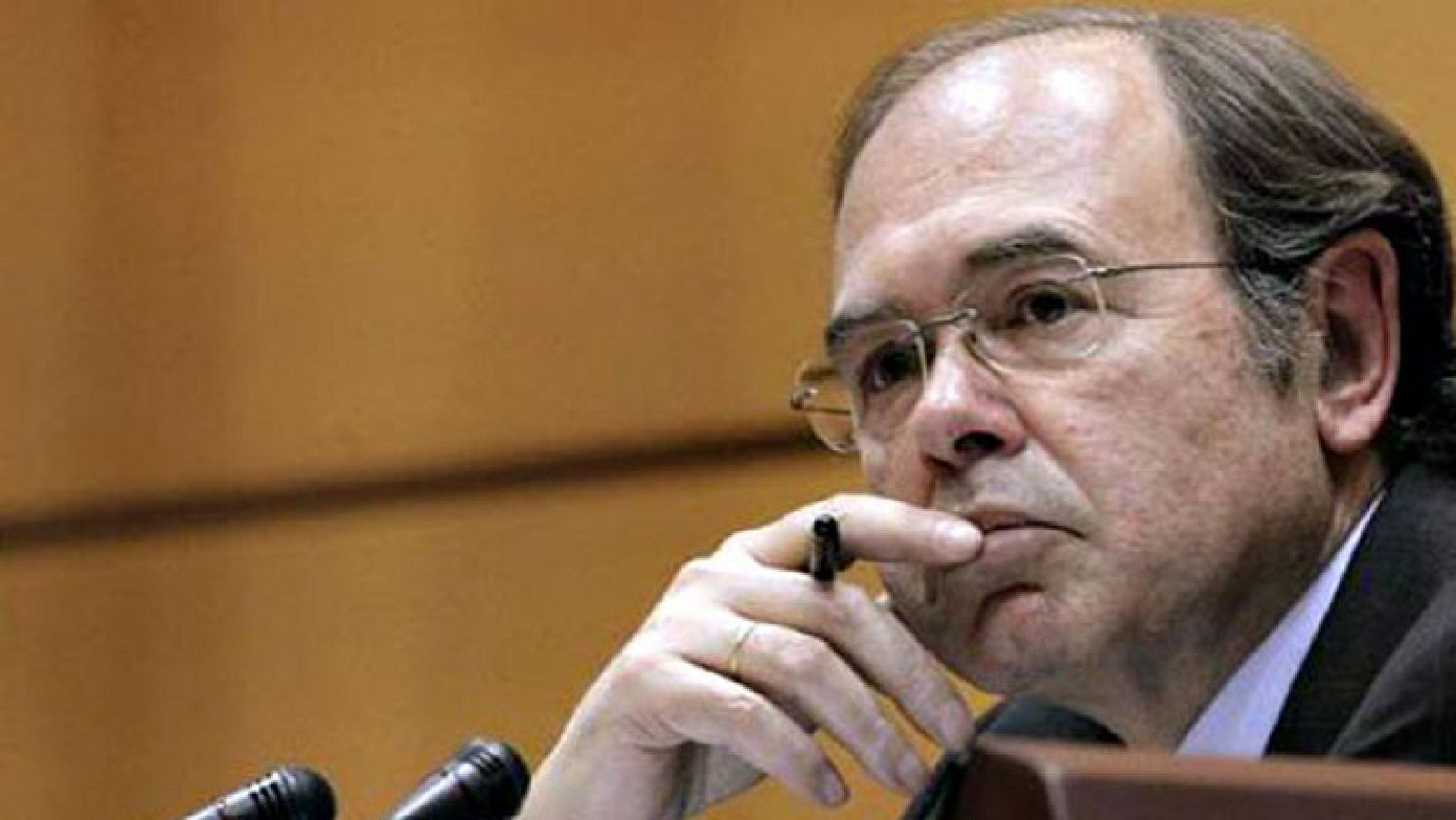 Escudero y Nasarre admiten el pago de sobresueldos por parte del PP | Ver