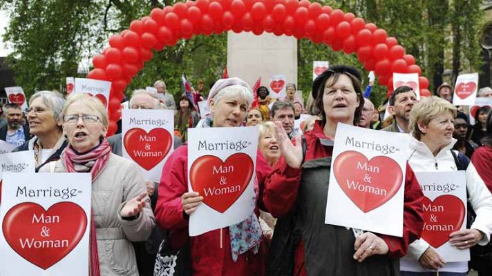Reino Unido debate las bodas gays