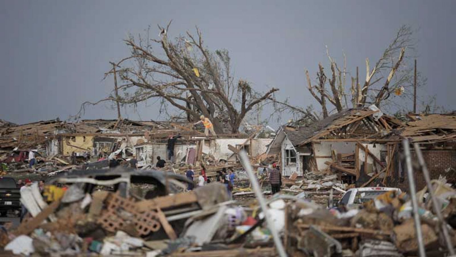 Telediario 1: Tornado azota Oklahoma City  | RTVE Play