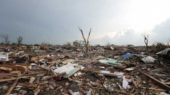 Telediario 1 - Las escuelas de Oklahoma se convirtieron en una trampa mortal