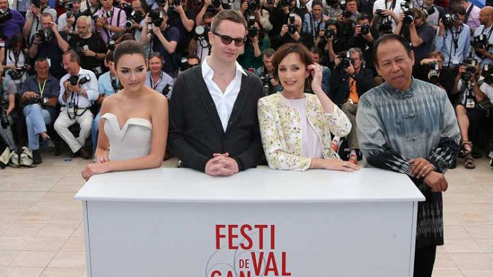 Telediario 1 - El destape en Cannes