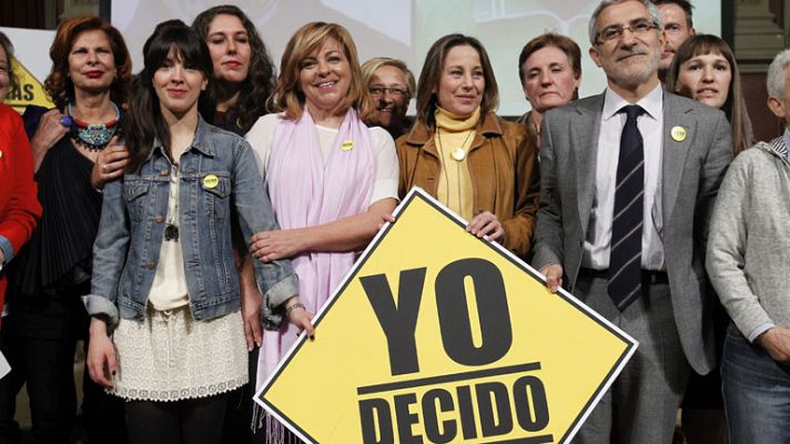  - Personalidades de la cultura, la comunicación y la política defienden el derecho de la mujer a abortar