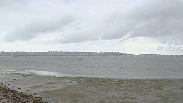 Viento fuerte en el Cantábrico oriental, valle del Ebro y Ampurdán