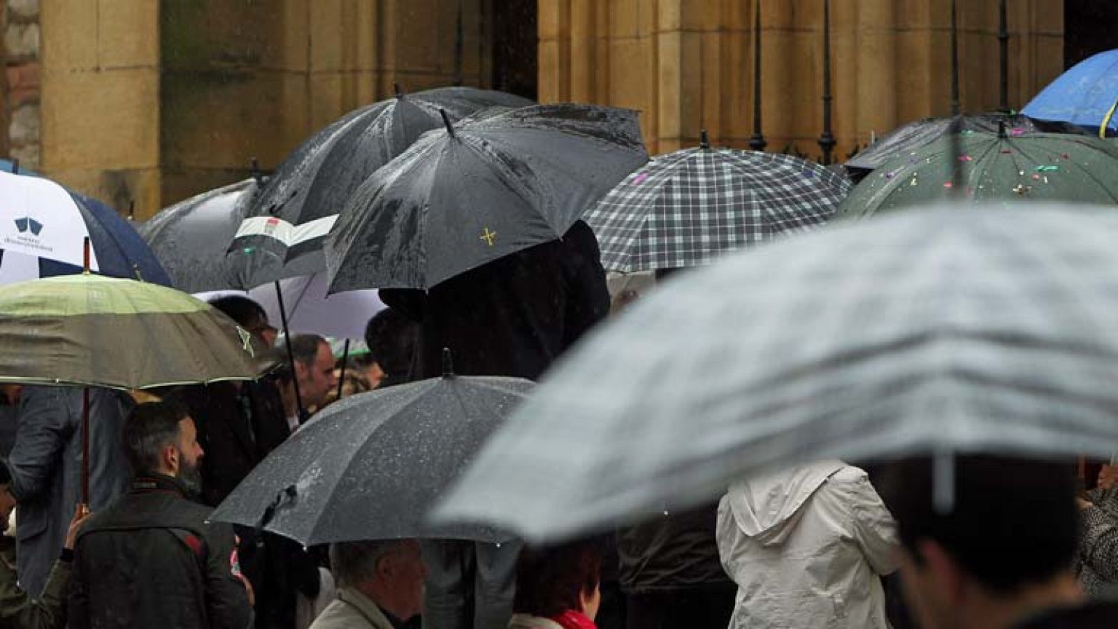 El tiempo: Lluvias en el Cantábrico y viento fuerte en el noroeste peninsular | RTVE Play