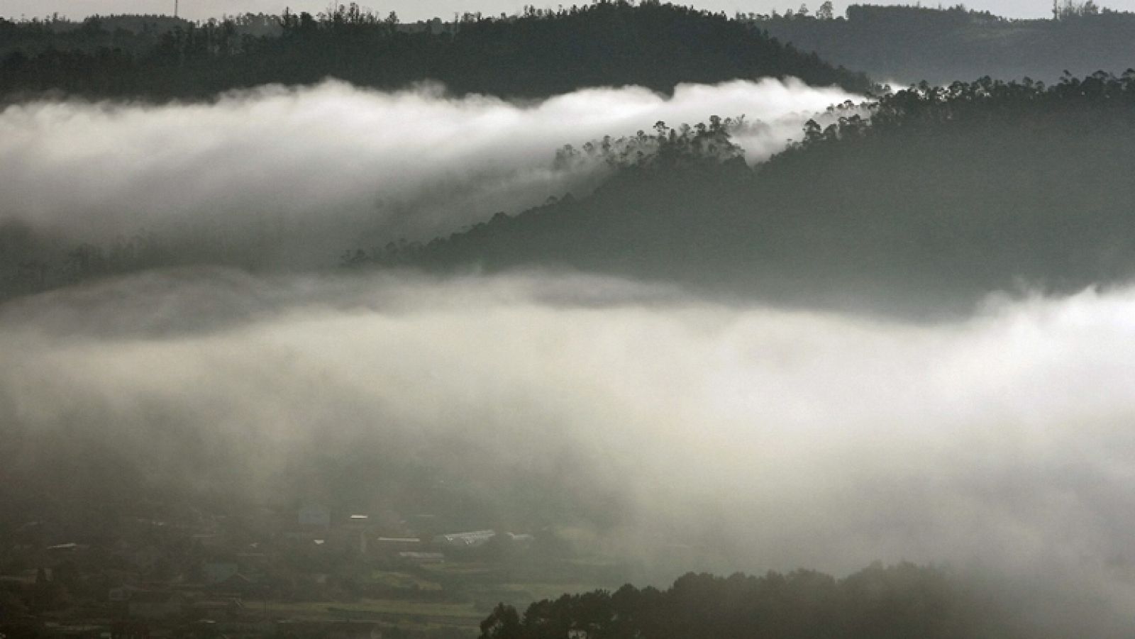 El tiempo: Lluvias en el Cantábrico y viento fuerte en el noroeste peninsular | RTVE Play