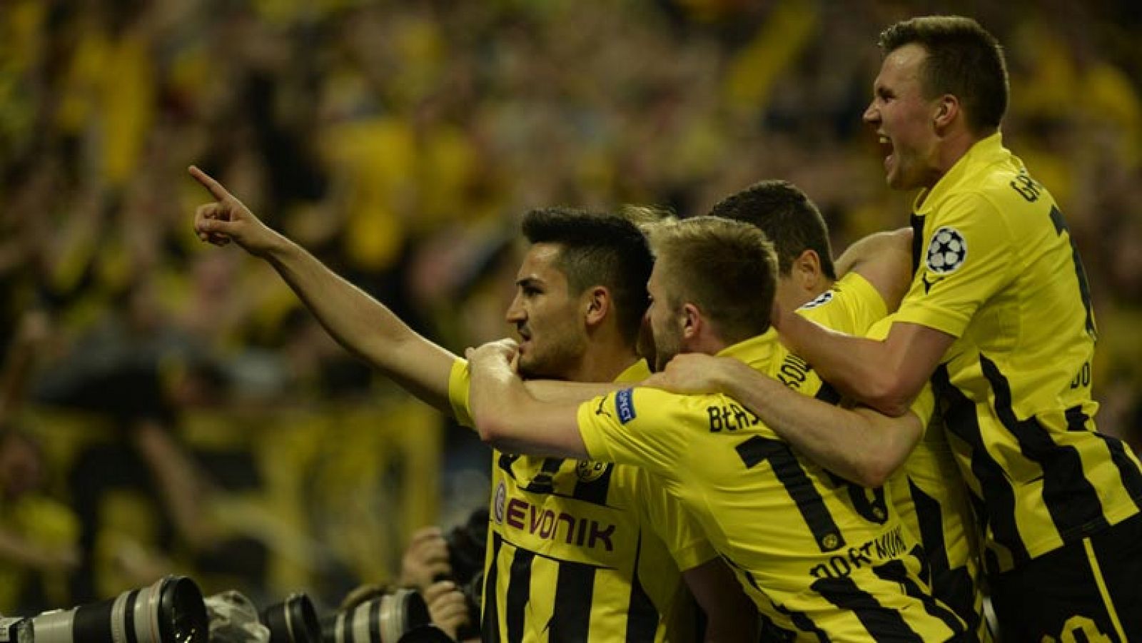 Sin programa: Gündogan empata de penalti para el Borussia (1-1) | RTVE Play