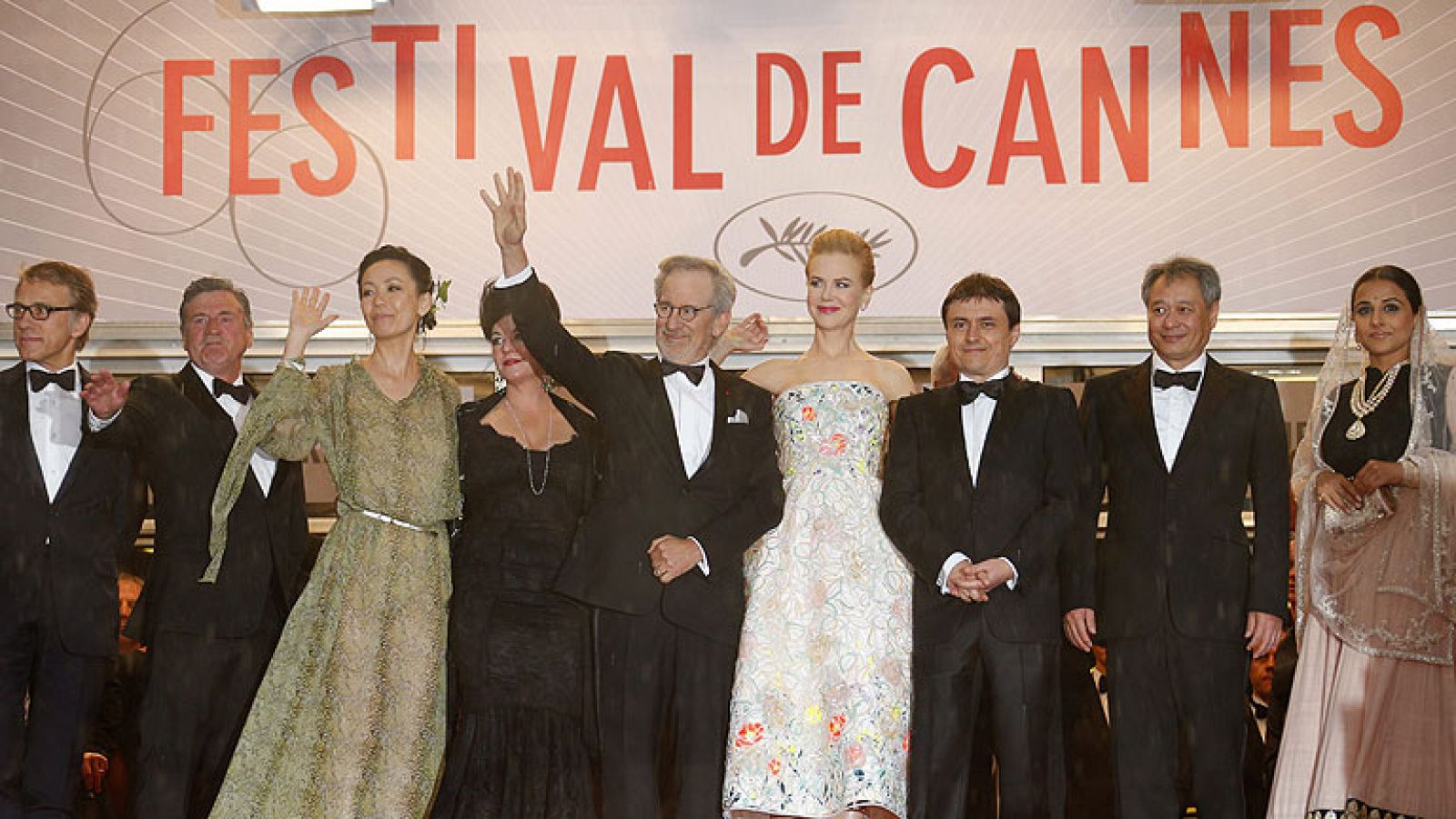 Informativo 24h: La Palma de Oro de Cannes busca dueño entre Kechiche, Kore-Eda y Payne | RTVE Play