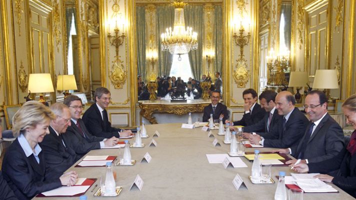 Telediario 1 - Hollande reclama a la Unión Europea una "ofensiva" para combatir el paro juvenil