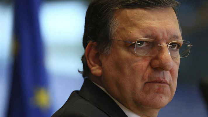 Telediario 1 - Bruselas oficializa hoy la concesión de dos años más a España para reducir el déficit