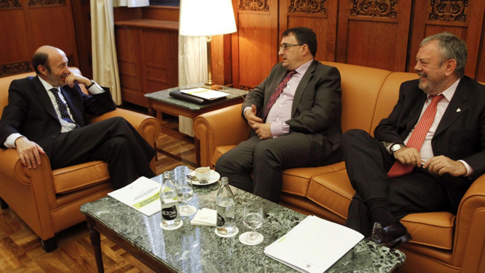 La oposición insiste en la necesidad de un gran pacto parlamentario de cara al próximo consejo europeo