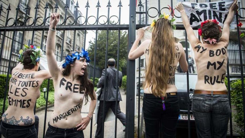 La justicia tunecina sienta en el banquillo a Amina Tyler 