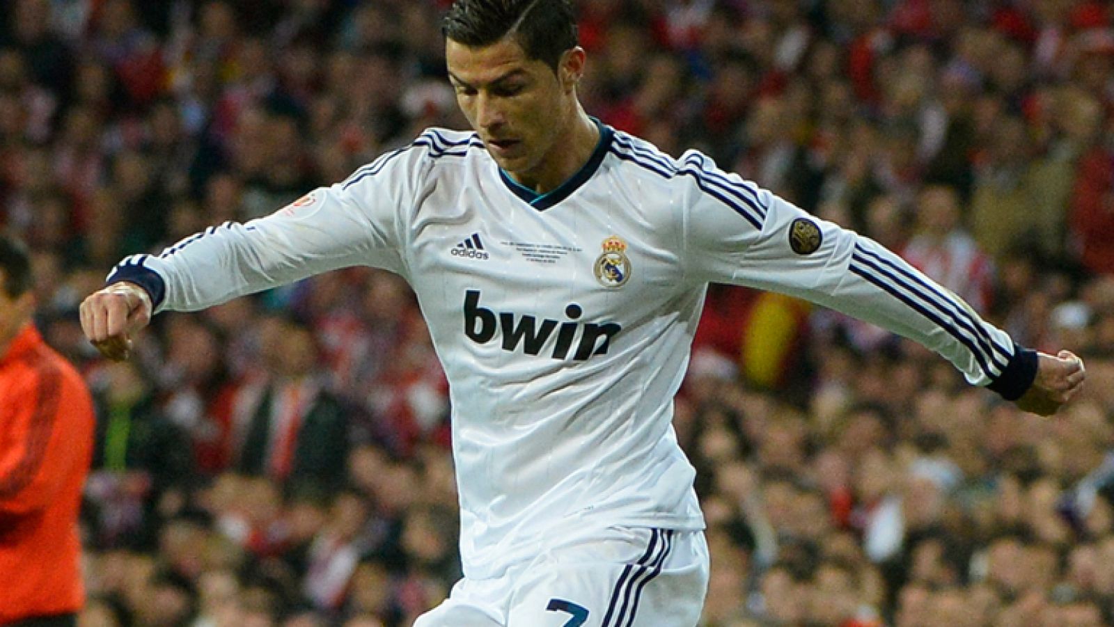Telediario 1: Renovar a Cristiano Ronaldo, prioridad en el Real Madrid | RTVE Play