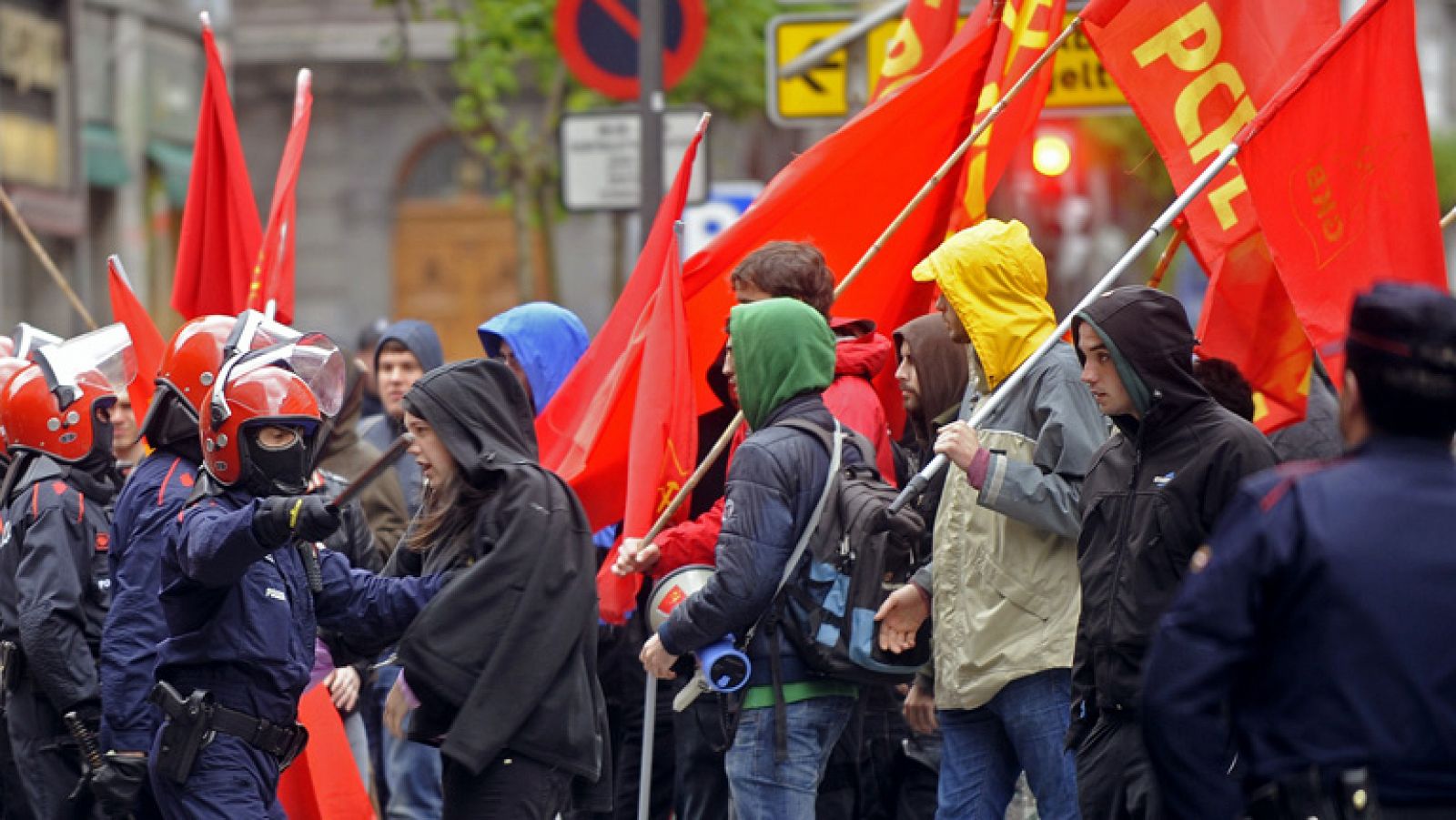 Telediario 1: El Gobierno vasco cifra en un 20% el seguimiento de la huelga general en el País Vasco | RTVE Play