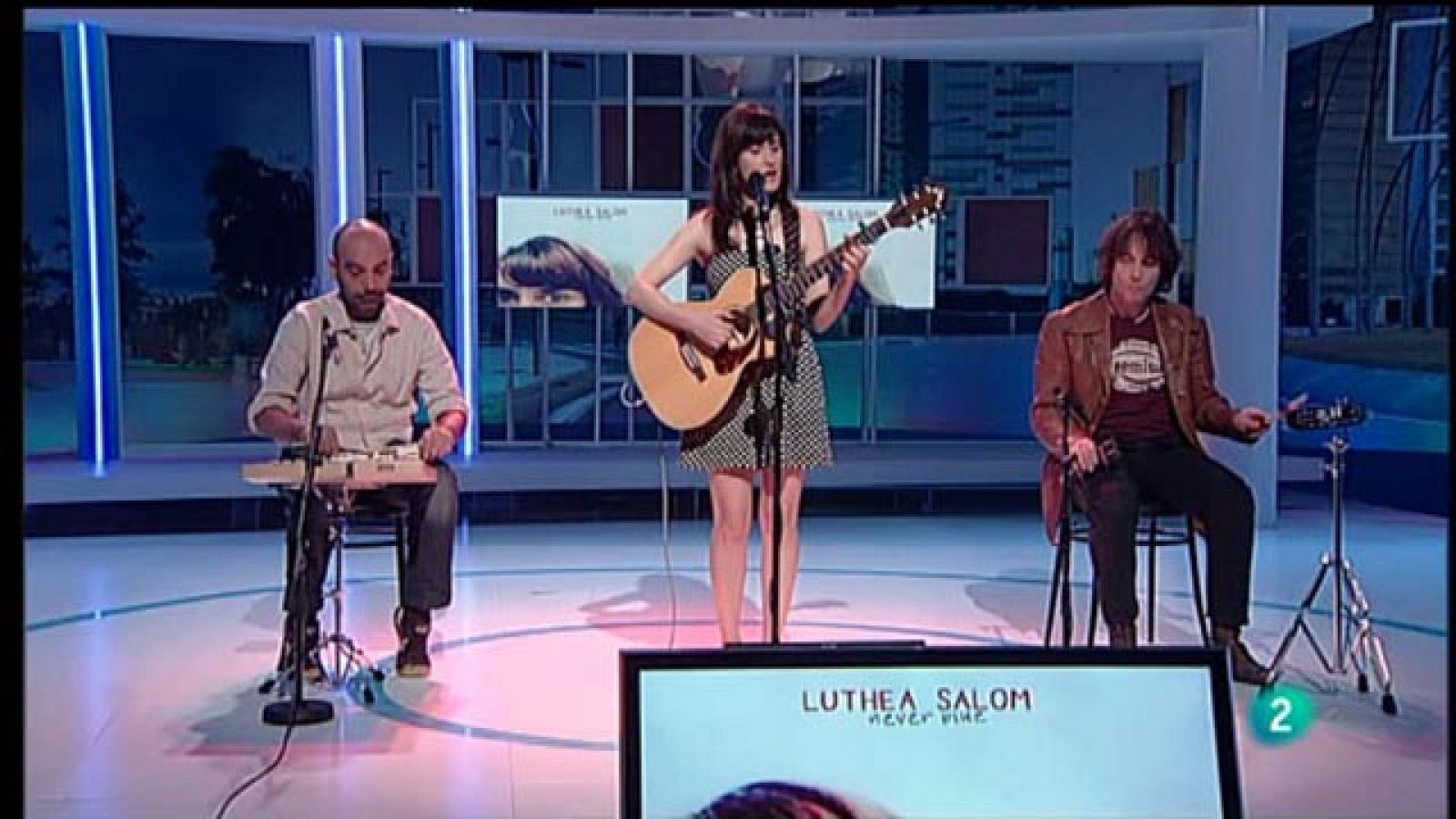 Para Todos La 2 - Actuacíón: Luthea Salom, "Never blue"