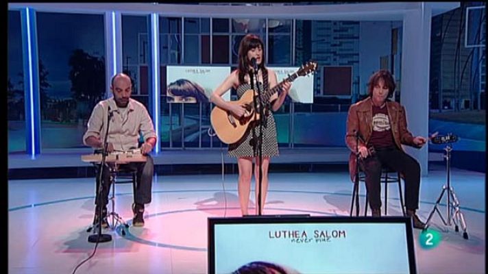 Para todos La 2 - Luthea Salom, "Never blue"