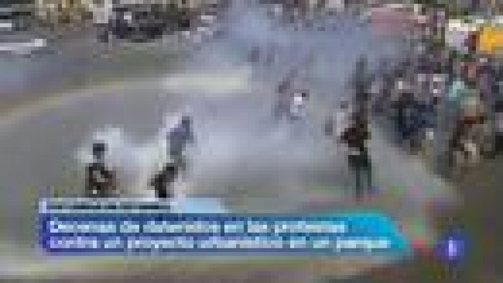 Telediario 1: Varios heridos en una protesta contra la eliminación de un parque en Estambul | RTVE Play