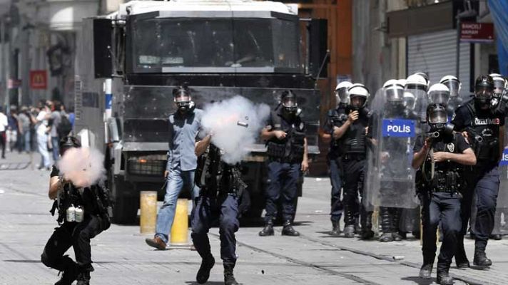 Continúan las protestas en Estambul