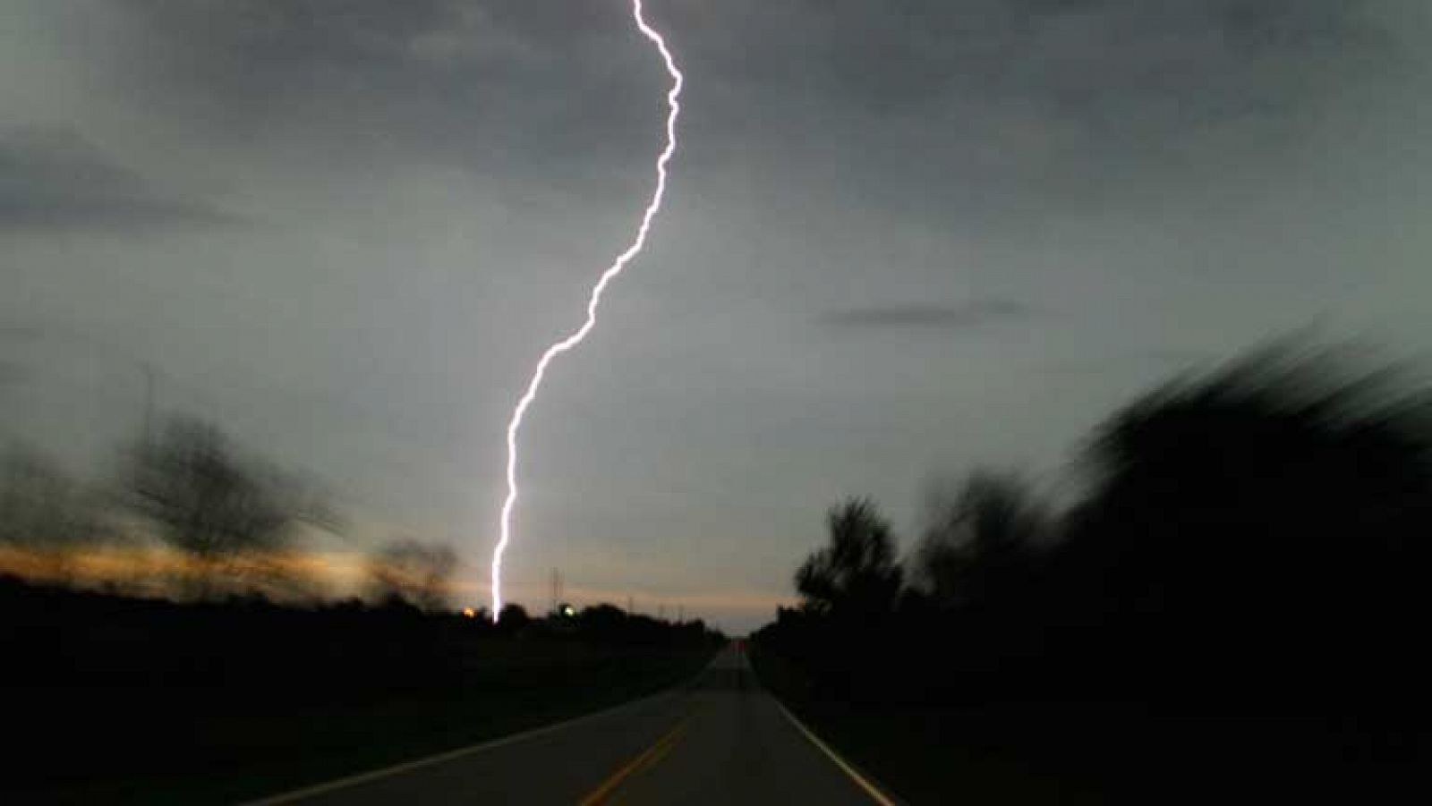 Nueva oleada de tornados azota Oklahoma