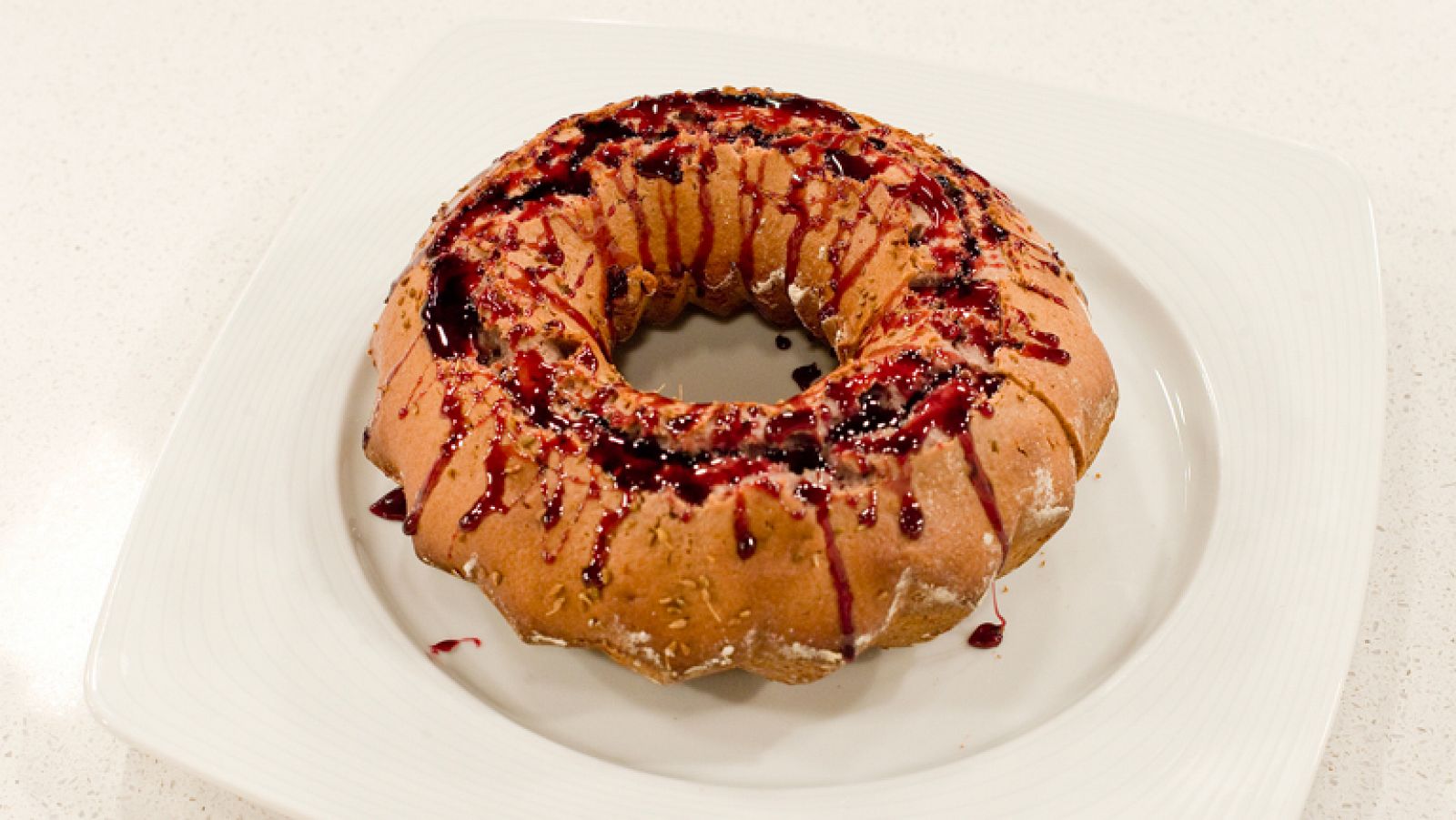  Saber Cocinar - Postres - Bizcocho con almíbar de vino tinto