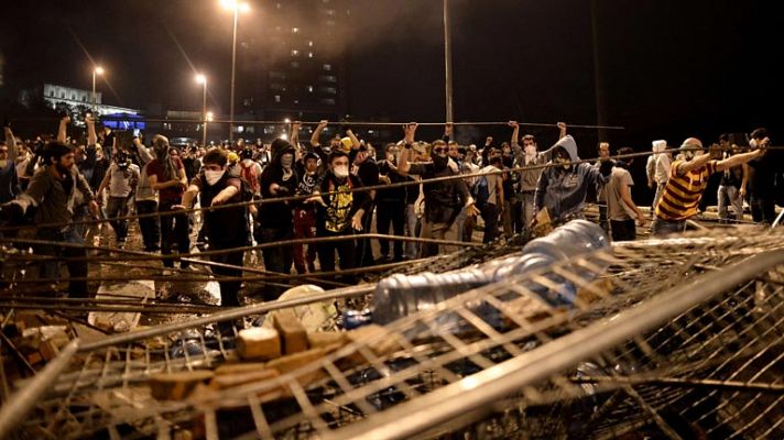 Telediario 1 - Los enfrentamientos en Turquía dejan dos muertos