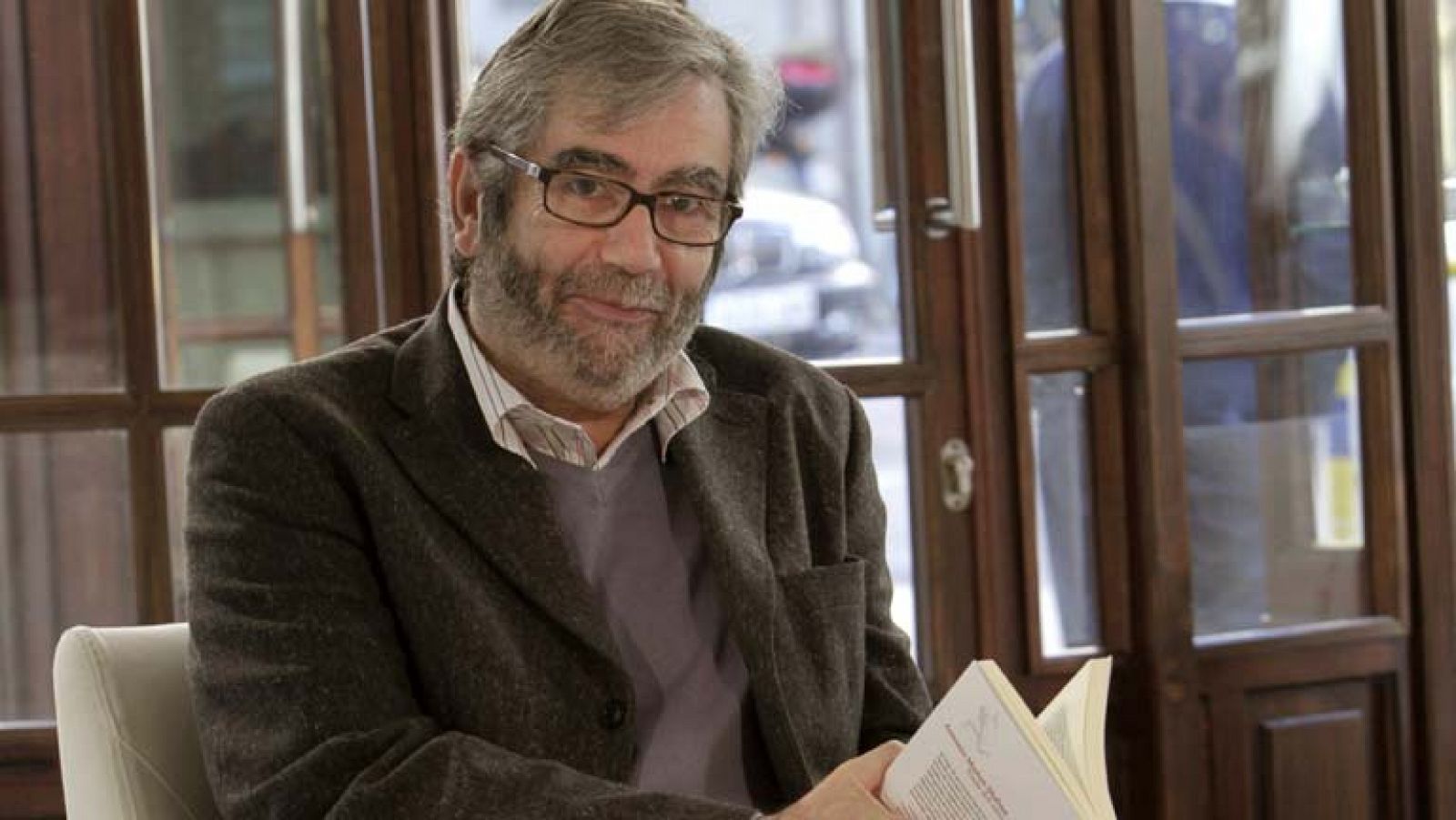 Lectura del fallo del jurado del Príncipe de Asturias de las Letras 2013, concedido a Antonio Muñoz Molina