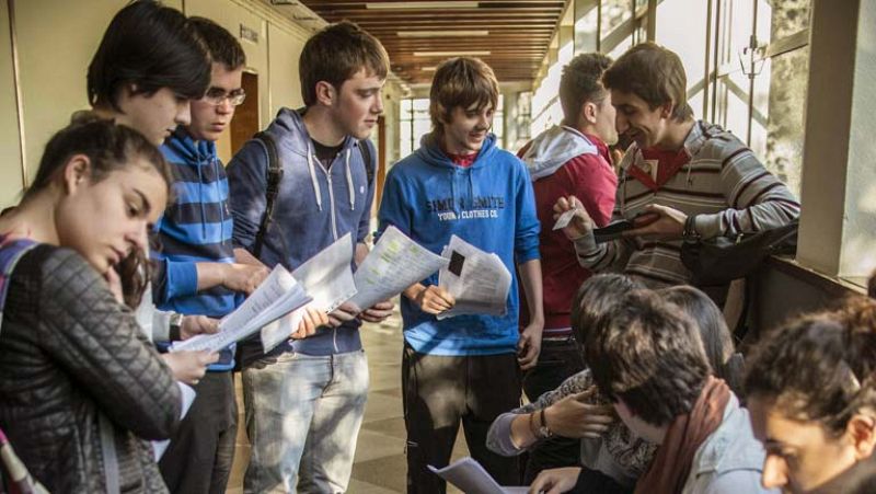 Las pruebas de Selectividad siguen llenando las aulas 