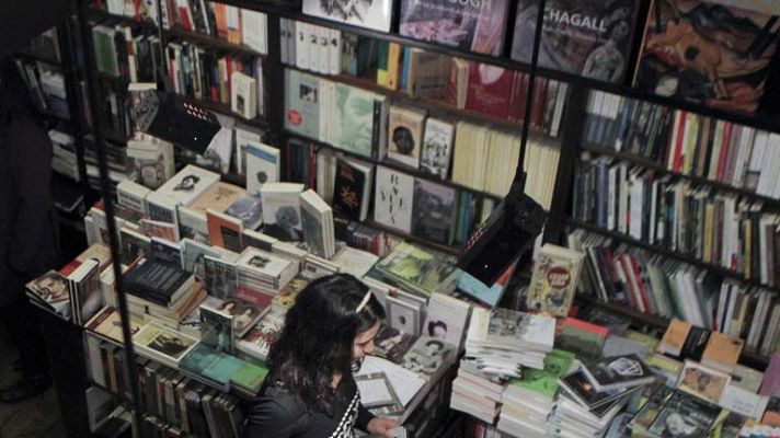 Telediario 1 - "Literatura seriada" juvenil